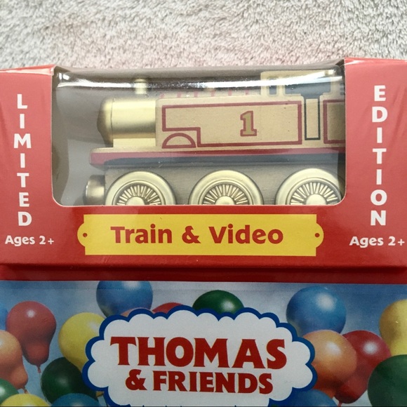Thomas & Friends 60th Anniversary Limited Edition - Picture 4 of 9